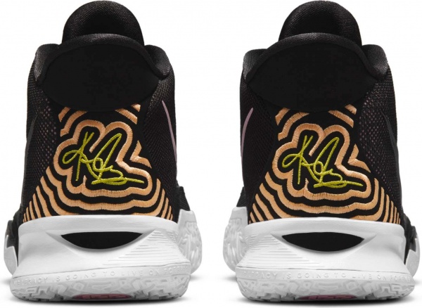 Кроссовки Nike KYRIE 7 CQ9326-005 р.US 8,5 черный