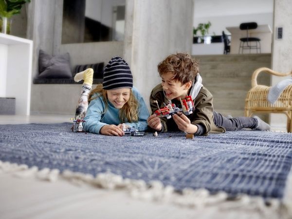 Конструктор LEGO Star Wars Погоня на спидерах в Пасаане 75250