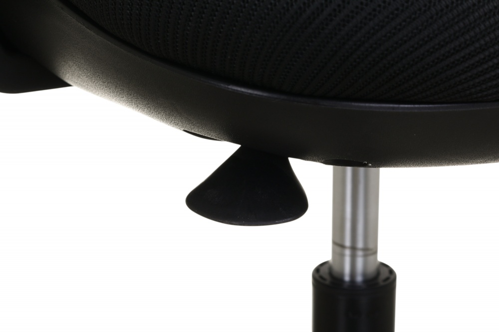 Кресло игровое Центр Меблів Генри черный