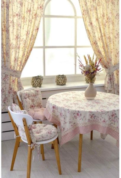 Скатерть Bella Розы с кантом розовая клетка 134x180 см Прованс 