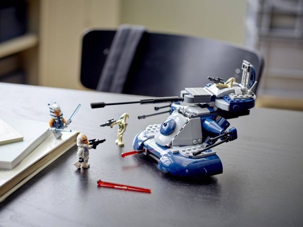 Конструктор LEGO Star Wars Броньований танк (AAT) 75283