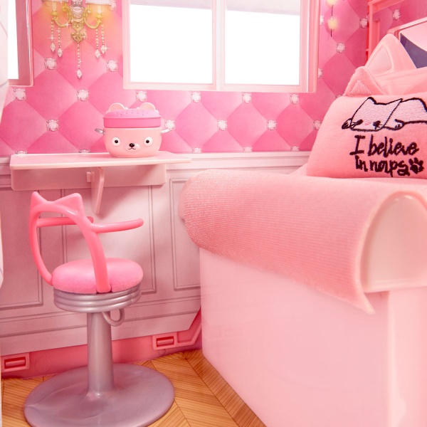 Кукольный набор Na! Na! Na! Surprise Мяу-мяу кемпер 575672