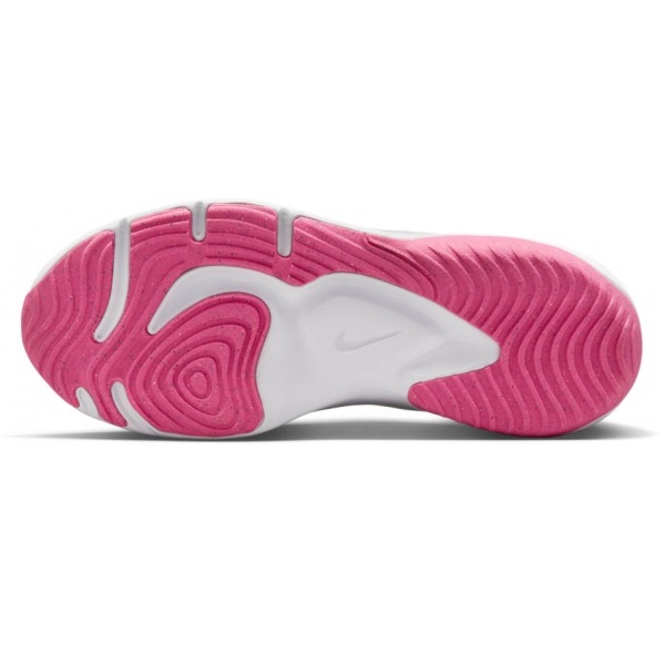 Кроссовки Nike LEGEND ESSENTIAL 3 DM1119-002 р.37,5 черный