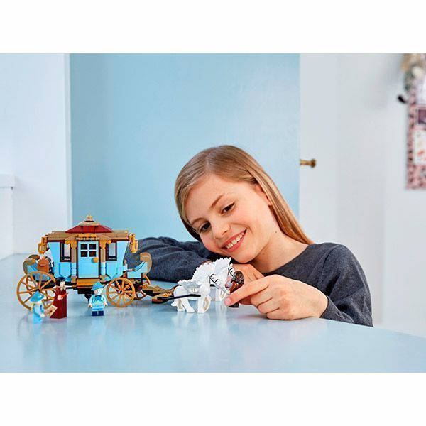 Конструктор LEGO Harry Potter Бобатонська карета: прибуття до Гоґвортсу 75958
