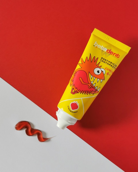 Зубна паста дитяча Betadent Strawberry Junior 6+ 75 мл