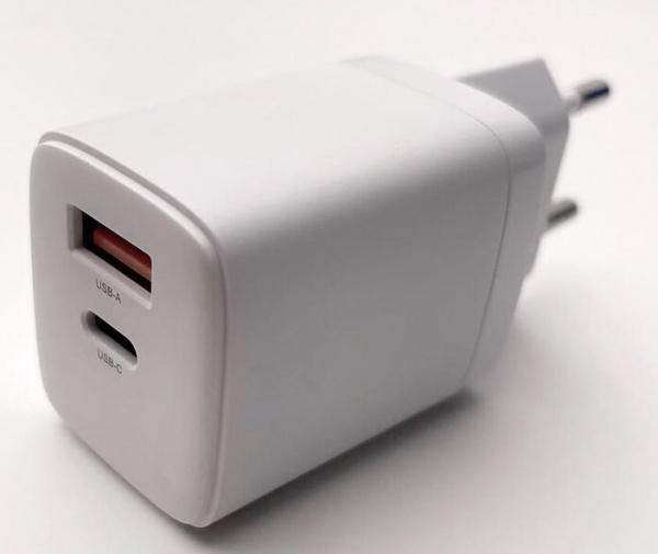 Зарядное устройство OneLounge 1Power PD 20W USB-C + USB-A для iPhone 