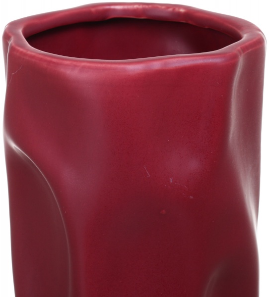 Ваза керамічна вишнева Rumpled 12х29 см