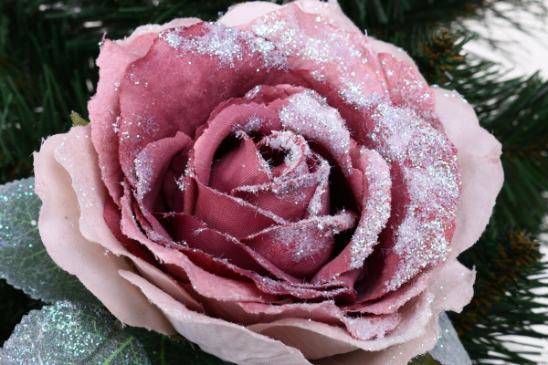 Декорация новогодняя роза двухцветная с листьями d11