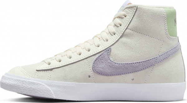 Кросівки Nike WMNS NIKE BLAZER MID '77 FN7775-100 р.39 різнокольоровий