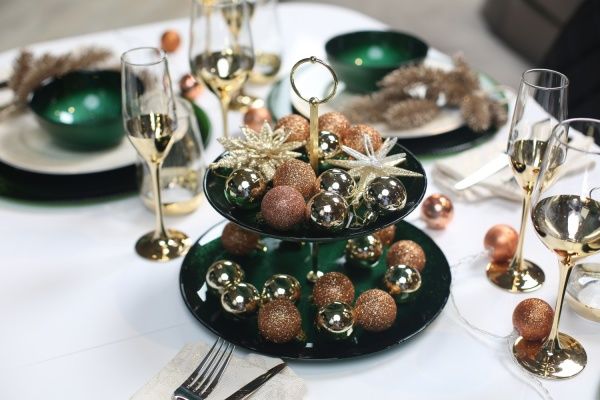 Фруктовниця двохярусна Crystal 21+28 см зелена Dekor Cam 