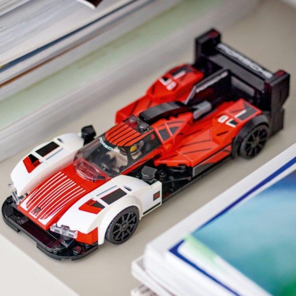 Конструктор LEGO Speed Champions Porsche 963 76916