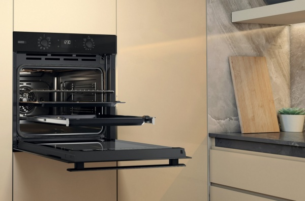 Духовой шкаф Whirlpool OMSK58RU1SB