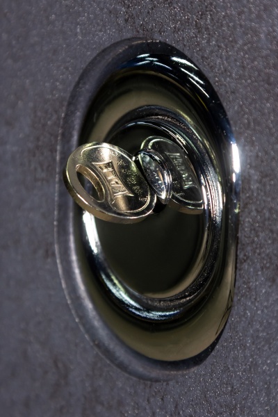 Двері вхідні Булат Гарант 535 бетон антрацит 2050x850 мм ліві