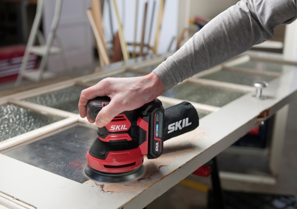 Ексцентрикова шліфмашина SKIL SR1E3745CA