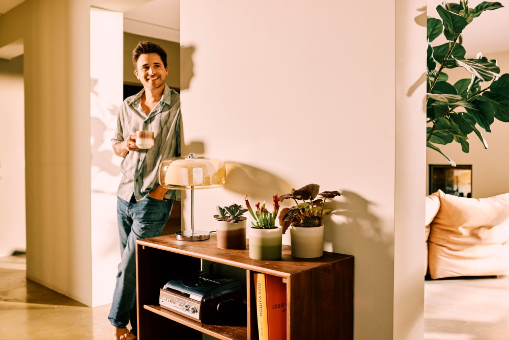 Вазон пластиковый пластик Colour gradient round круглый серо-бежевый 3,9 л Elho (555214)