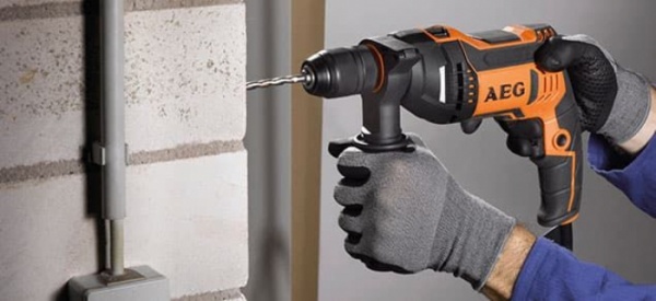 Дрель ударная AEG SBE 705 RE 4935442830