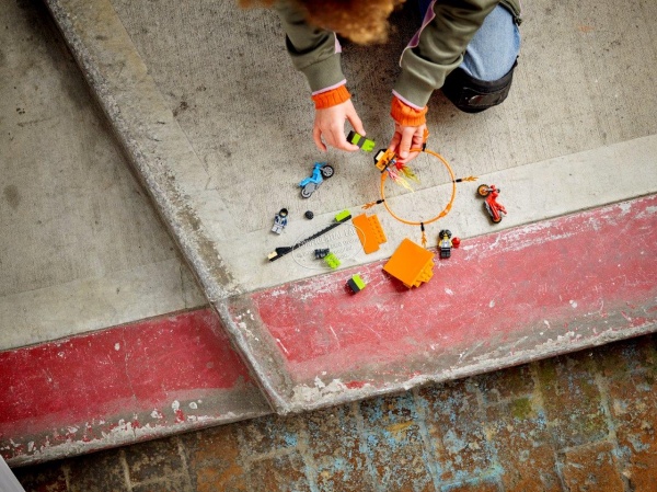 Конструктор LEGO City Змагання каскадерів 60299