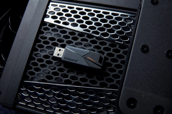 Флешпам'ять USB Kingston DataTraveler Exodia Onyx 64 ГБ USB 3.2 black (DTXON/64GB) 