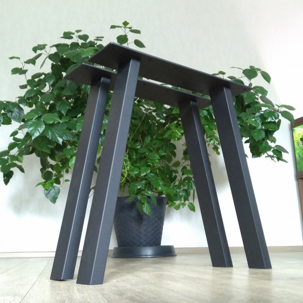 Меблева опора U 0840 чорна матова h720 L600 