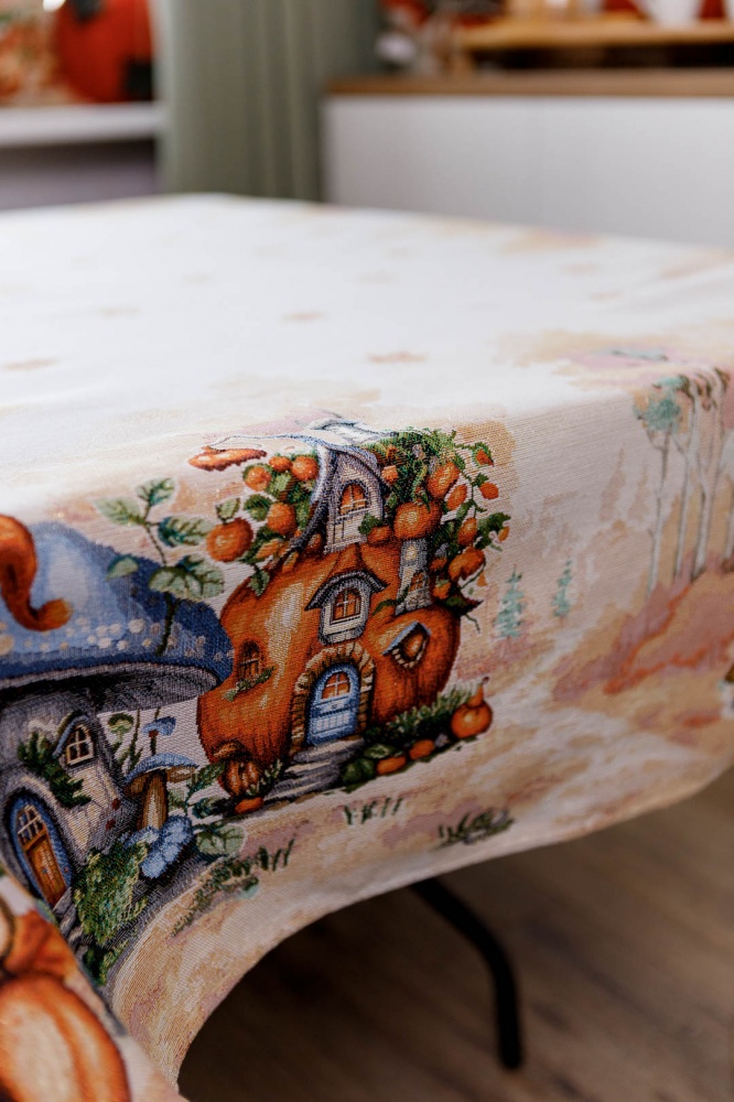 Скатерть Тыквенные гномы 135x220 см бежево-желтый Прованс