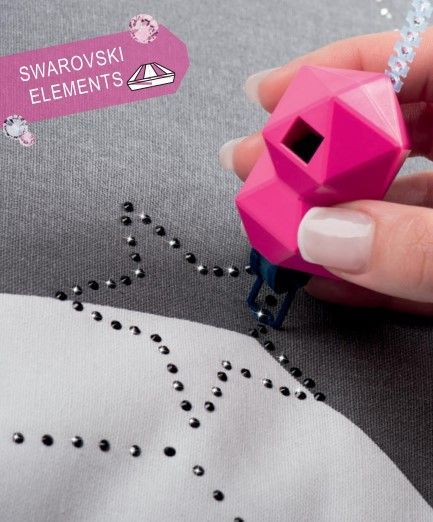 Самоклеющиеся стразы для текстиля SS10 2,8 мм peridot 214 215003024 42 шт. Knorr Prandell