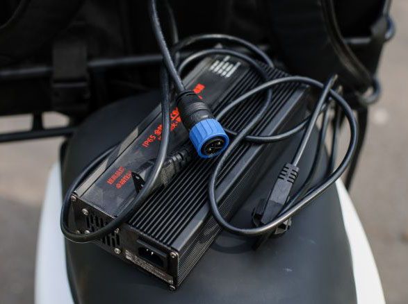 Электроскутер Maxxter COURIER (black)