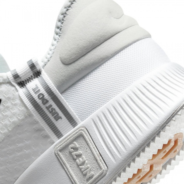 Кросівки Nike Reposto CZ5631-102 р.US 9,5 білий