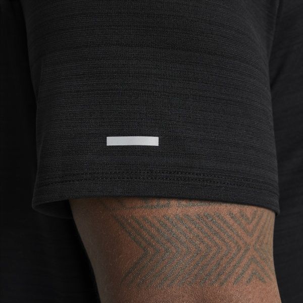 Футболка Nike M NK DF MILER TOP SS CU5992-010 р. 2XL чорний