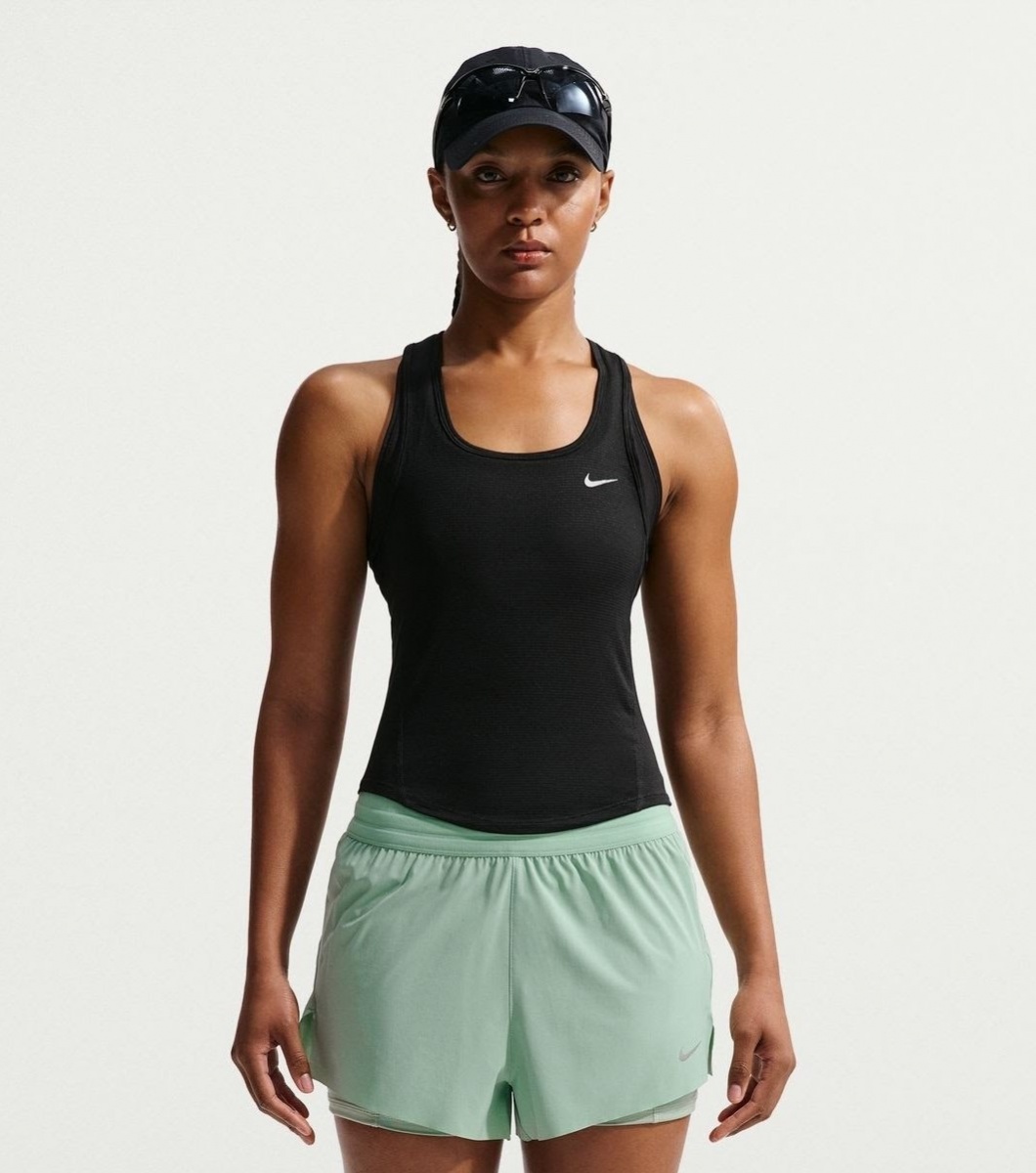 Майка Nike W NK TEMPO DF CRP MESH TANK IF1480-010 р.S чорний — фото 1