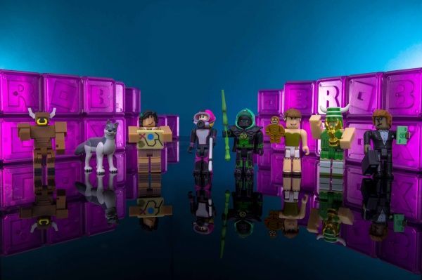 Фигурка коллекционная Jazwares Roblox Mystery Figures Amethyst S3 