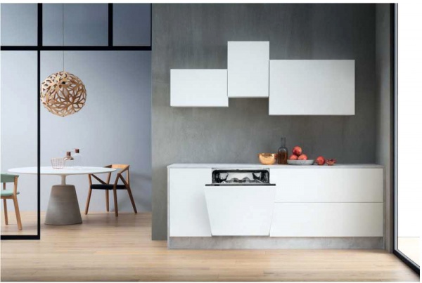 Вбудовувана посудомийна машина Whirlpool WIO3C33E6.5