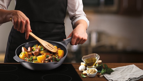 Сковорода Robusto 24 см E2490444 Tefal