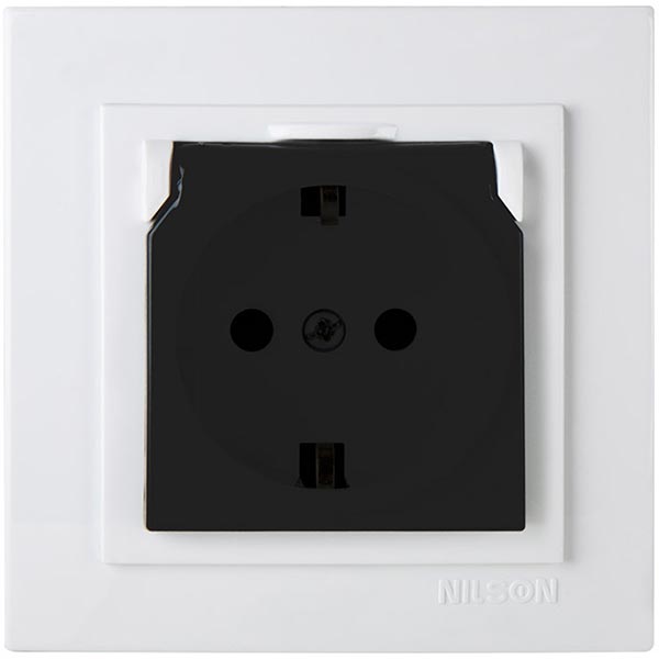 Розетка Nilson Thema с заземлением и защитной крышкой белая