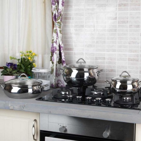 Кастрюля с крышкой Tombik 2.5 л 18x10 см A1072 Korkmaz