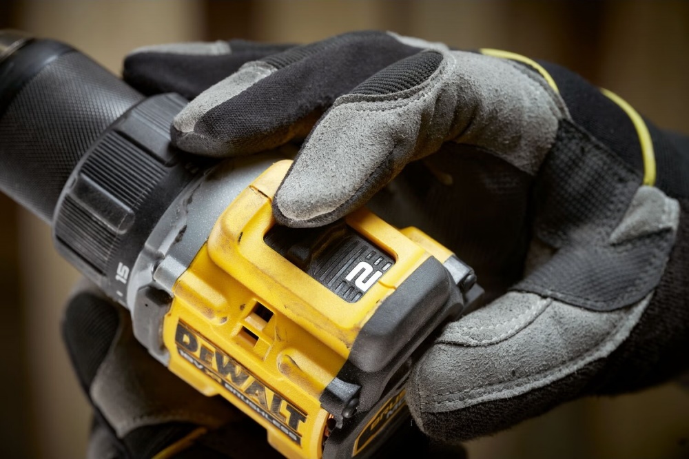 Шуруповерт аккумуляторный DeWalt DCD794D2T
