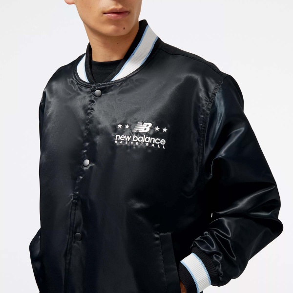 Куртка New Balance HOOPS WOVEN MJ31580BK р.S чорний