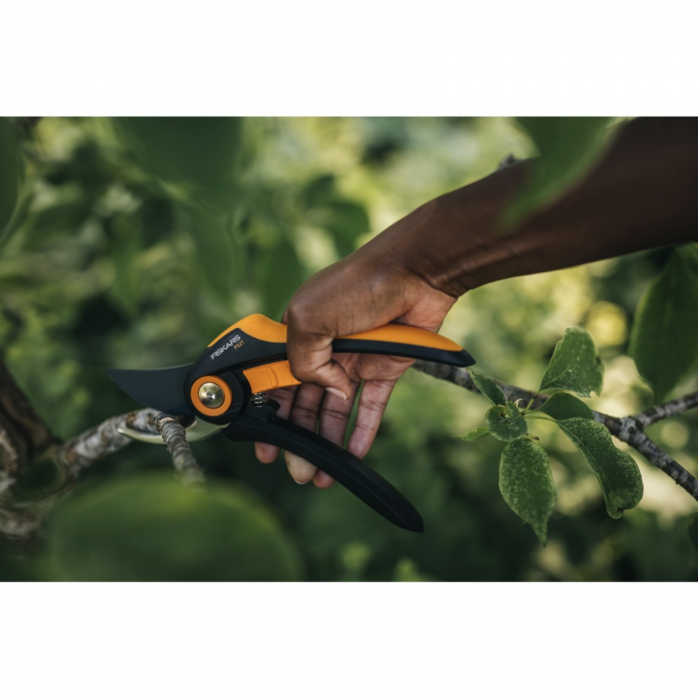 Секатор плоскостной Fiskars SmartFit P521