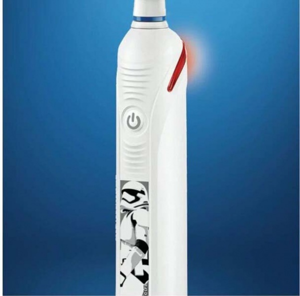 Зубная щетка Oral-B Pro 2 Junior Star Wars D501.513.2 978099