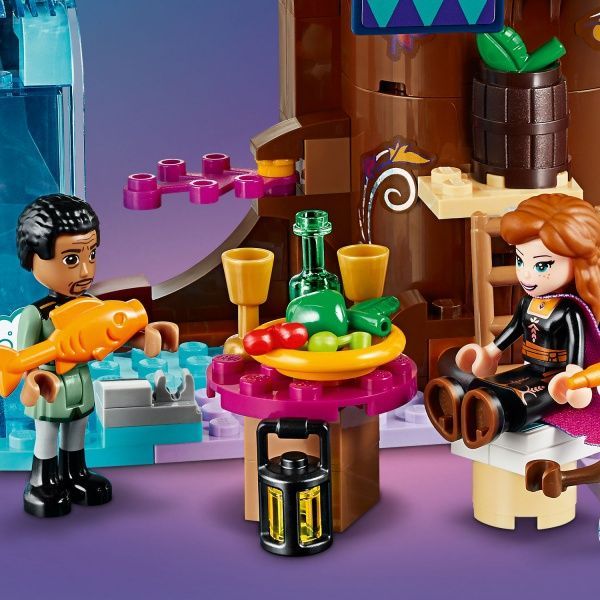 Конструктор LEGO Disney Frozen Заколдованный домик на дереве 41164