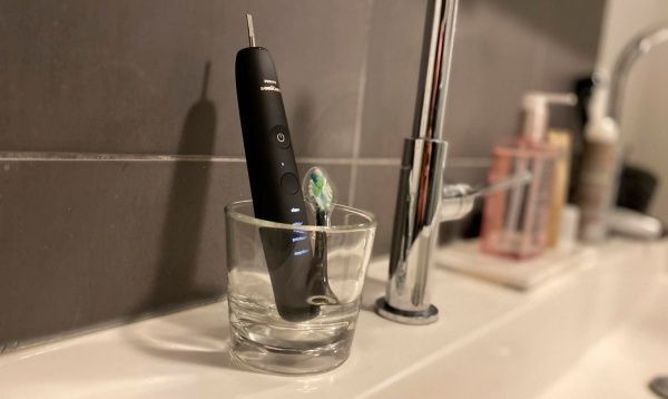 Зубна щітка Philips DiamondClean 9000 HX9911/09 звукова