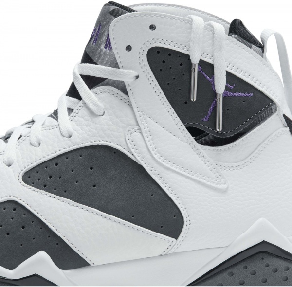 Кроссовки Jordan AIR JORDAN 7 RETRO CU9307-100 р.US 12 черно-белый