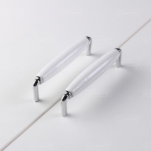 Меблева ручка Мебелева ручка Скоба Larvij L4.003.128WH 128 мм хром/білий Larvij L4.003.128WH 128 мм хром/білий
