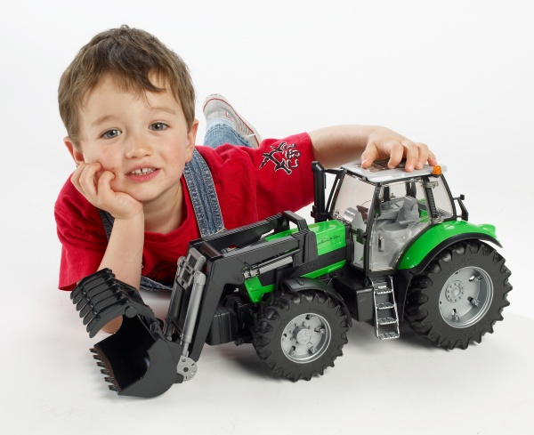 Трактор Bruder Agrotron X720 с погрузчиком 03081