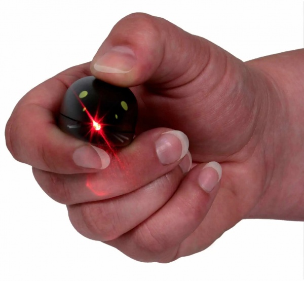 Іграшка для котів Trixie лазерна указка Catch the Light 7 см (4128)