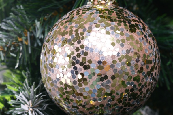 Елочная игрушка в форме шара розовая 8 см ABT620230 