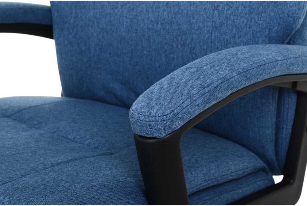 Кресло офисное Центр Меблів Кларенс BS-7510 светло-голубой