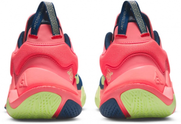 Кроссовки Nike GIANNIS IMMORTALITY 2 DM0825-400 р.42,5 зеленый