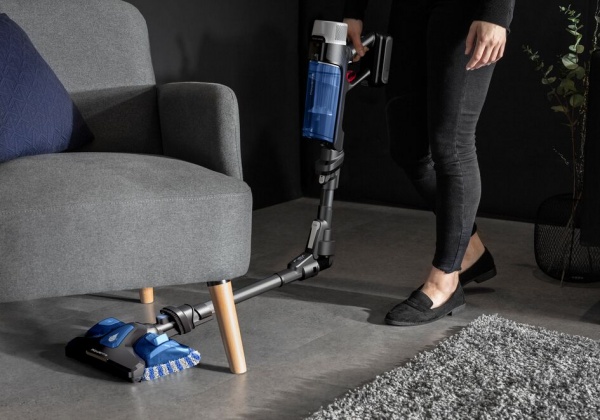 Пылесос аккумуляторный Rowenta X-Force 9.6 Aqua Animal RH20C7WO black/blue 