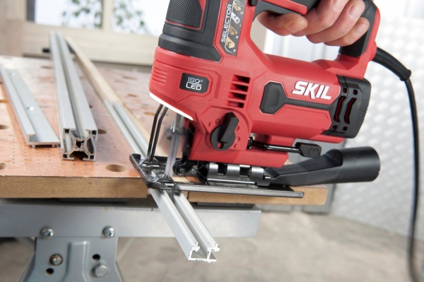 Електролобзик SKIL SW1E4531GA