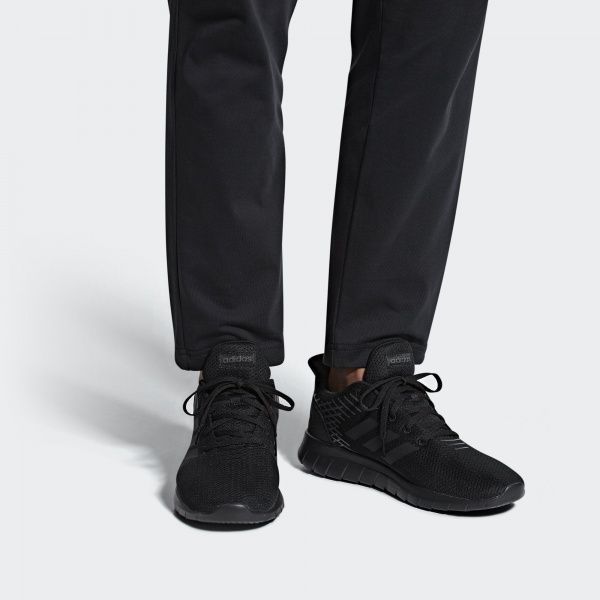 Кросівки Adidas ASWEERUN F36333 р.10 чорний